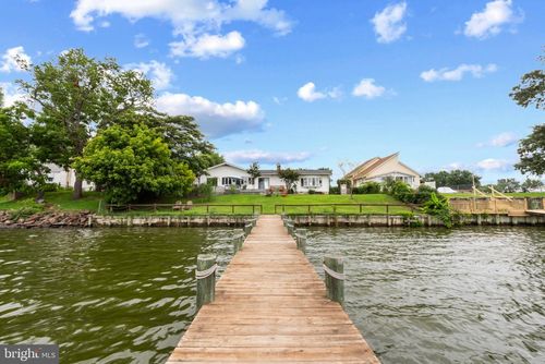 520 Riverside Dr, ESSEX, MD, 21221-6832 | Card Image