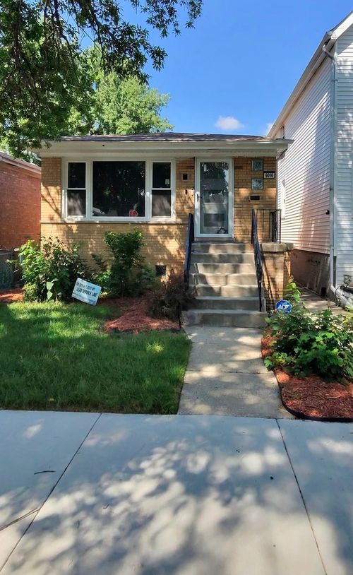 9016 S Lowe Ave, CHICAGO, IL, 60620-2229 | Card Image