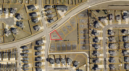 4889 Decorah Way S, Fargo, ND, 58104 | Card Image