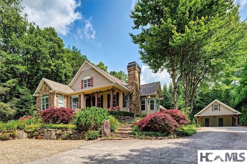 540 Chestnut St, Highlands, NC, 28741-8493 | Card Image