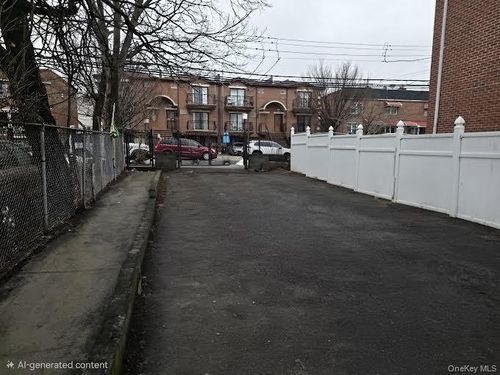 932 E E 215th St, Bronx, NY, 10469-1102 | Card Image