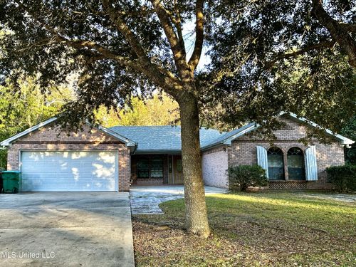 704 Hidden Oaks Dr, Ocean Springs, MS, 39564-5643 | Card Image