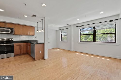 303-1524 Independence Ave Se, WASHINGTON, DC, 20003-1553 | Card Image