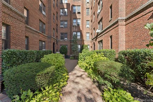 5l-115 25 84th Avenue, New York, NY, 11418 | Card Image