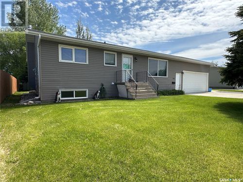 26 Drobot St, Quill Lake, SK, S0A4J0 | Card Image