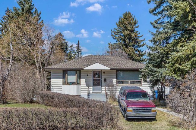 7 Tamarac Crescent, Home with 3 bedrooms, 1 bathrooms and 1 parking in Calgary AB | Image 6