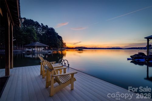 9198 Fair Oak Dr, Sherrills Ford, NC, 28673-7288 | Card Image