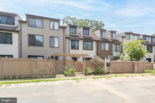 9943 Forest View Pl, GAITHERSBURG, MD, 20886-1105 | Card Image