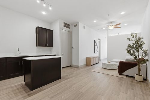 apt-26-4509 Mount Vernon St, Houston, TX, 77006-5895 | Card Image