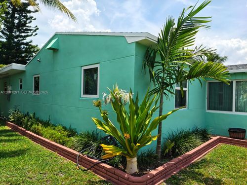 2418 Scott St, Hollywood, FL, 33020-2355 | Card Image