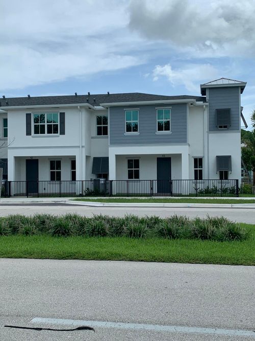 42-747 Se Central Pkwy, Stuart, FL, 34994-3968 | Card Image