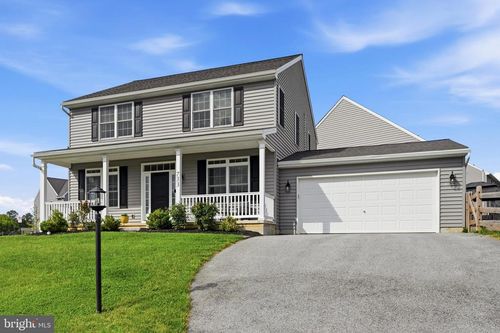 733 Risinghurst Ln, OXFORD, PA, 19363-3315 | Card Image