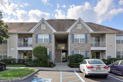 1019 Wedgewood Circle, Condo with 2 bedrooms, 2 bathrooms and null parking in Belford NJ | Image 3