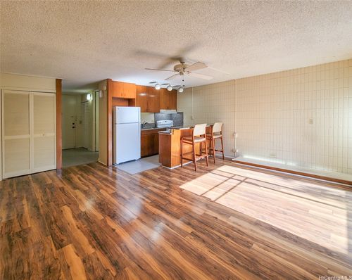 apt-108-1524 Pensacola St, Honolulu, HI, 96822-3831 | Card Image