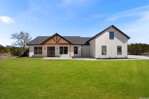 473 Highland Mdws, Bandera, TX, 78003-2963 | Card Image