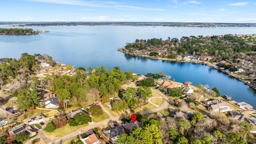 117 Lake View Cir, Montgomery, TX, 77356-9028 | Card Image