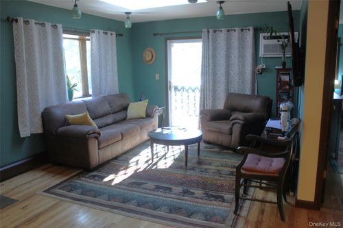 16 Daisy Pl, Selden, NY, 11784-3126 | Card Image