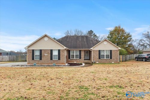 112 Shallowhill Rd, Huntsville, AL, 35811-7950 | Card Image