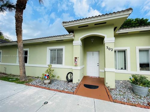 apt-302-13276 Old Biscayne Dr, Homestead, FL, 33033-7433 | Card Image