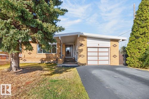 7016 86 Ave Nw, Edmonton, AB, T6B0K2 | Card Image