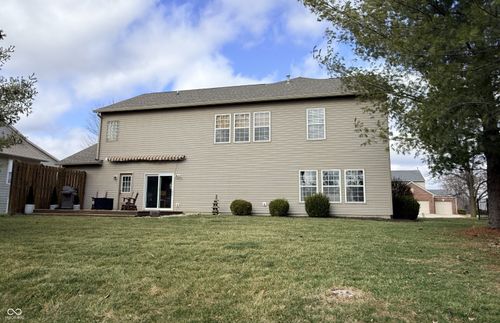 6883 Roundrock Ct, Avon, IN, 46123-8232 | Card Image