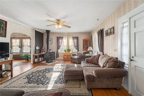 133 New London Ave, Warwick, RI, 02886-0626 | Card Image