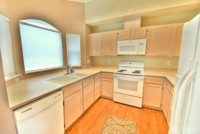 APT-8 - 21121 77 Th Pl W, Townhouse with 3 bedrooms, 3 bathrooms and 2 parking in Edmonds WA | Image 4