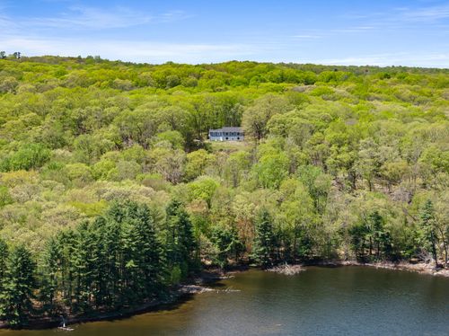 24 Newtown Tpke, Redding, CT, 06896-2918 | Card Image