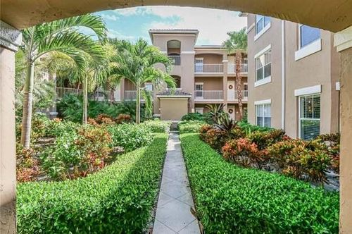 g202-5080 Fairways Cir, Vero Beach, FL, 32967-7443 | Card Image