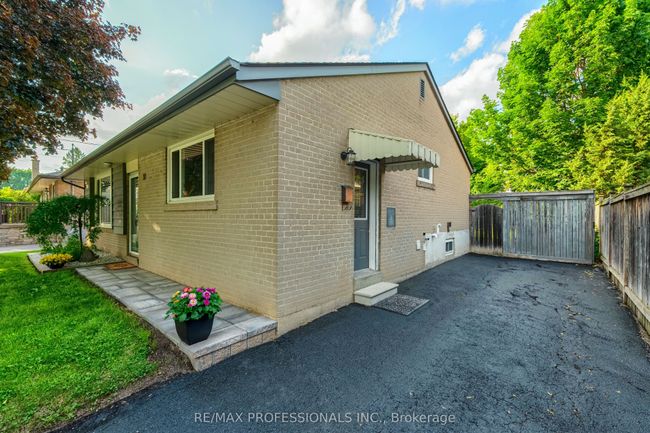 18 Weber Dr, House other with 3 bedrooms, 2 bathrooms and 3 parking in Georgetown ON | Image 6