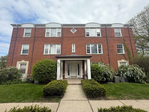 2s-733 Dobson St, Evanston, IL, 60202-3977 | Card Image
