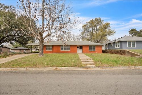 405 E Brown St, Hearne, TX, 77859-3154 | Card Image
