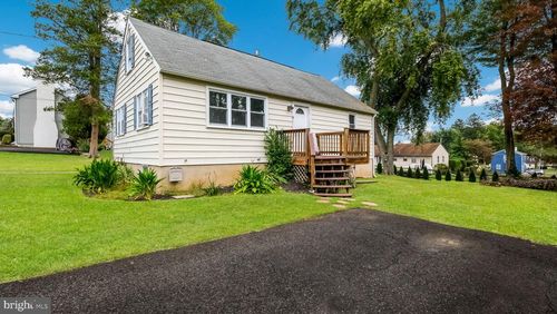421 Avenue C, HORSHAM, PA, 19044-2007 | Card Image