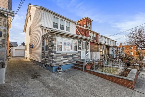 59 Parsons Blvd, Fresh Meadows, NY, 11365-1433 | Card Image