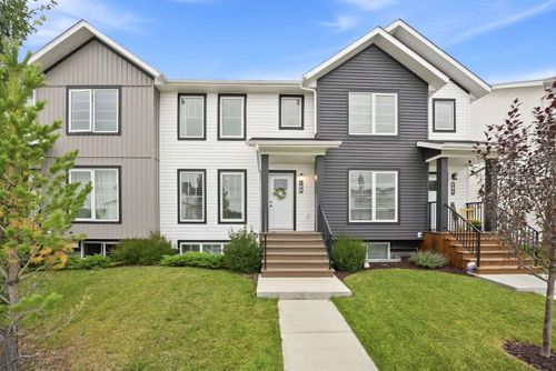 108 Memorial Pky, Red Deer County, AB, T4E3C5 | Card Image