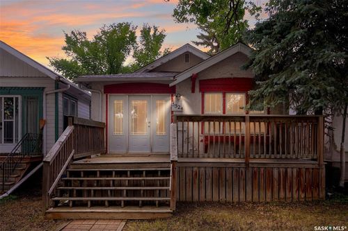 3524 Victoria Ave, Regina, SK, S4T1M1 | Card Image