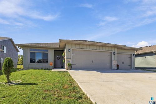 2809 S Lana Dr Drive, Sioux Falls, SD, 57106 | Card Image
