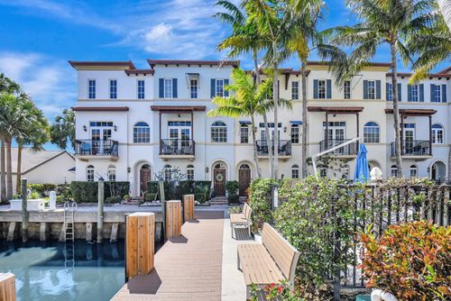 813 Estancia Way, Boynton Beach, FL, 33435-6405 | Card Image
