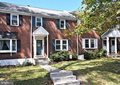 815 Spruce St, POTTSTOWN, PA, 19464-4217 | Card Image