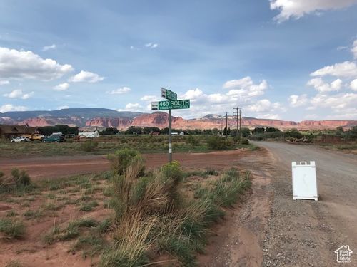 400 S River View Dr, Torrey, UT, 84775-7739 | Card Image