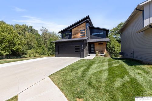 471 N Allen St, Bennington, NE, 68007-5051 | Card Image