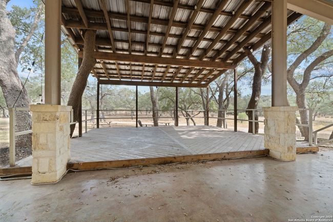 6005 W Ammann Rd, Home with 5 bedrooms, 5 bathrooms and null parking in Bulverde TX | Image 31