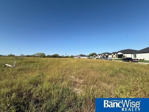 1647 S 93rd St, Lincoln, NE, 68520-1524 | Card Image