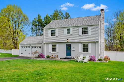18 Foxridge Rd, West Hartford, CT, 06107-3624 | Card Image