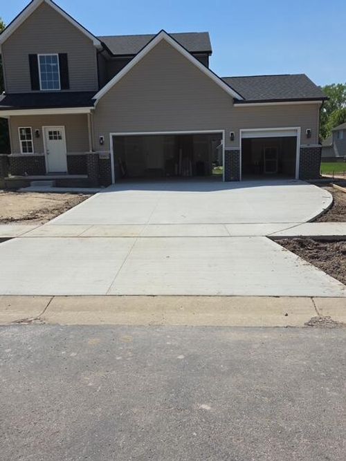 30815 Lower Ridge Dr, New Boston, MI, 48164-7820 | Card Image