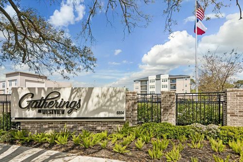 2307-6804 Westview Dr, Houston, TX, 77055-6902 | Card Image