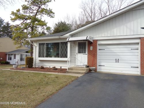1 Mohican Ln, Whiting, NJ, 08759-6327 | Card Image