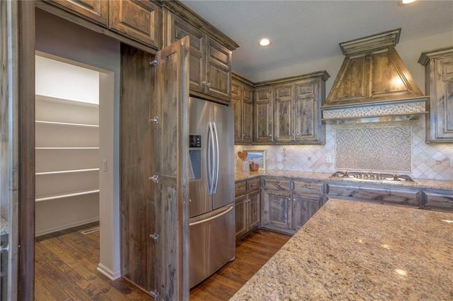 Walk in pantry | Image 26