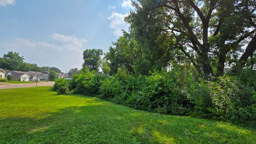 3949 Douglas Dr N, Crystal, MN, 55422-1934 | Card Image
