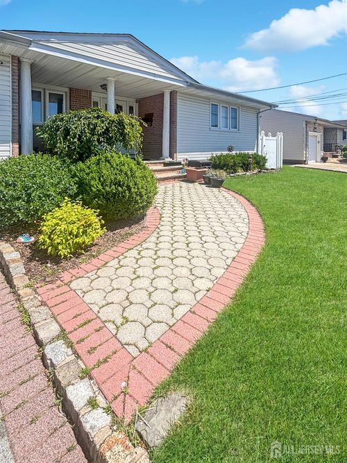 50 Preston Rd, Colonia, NJ, 07067-2421 | Card Image